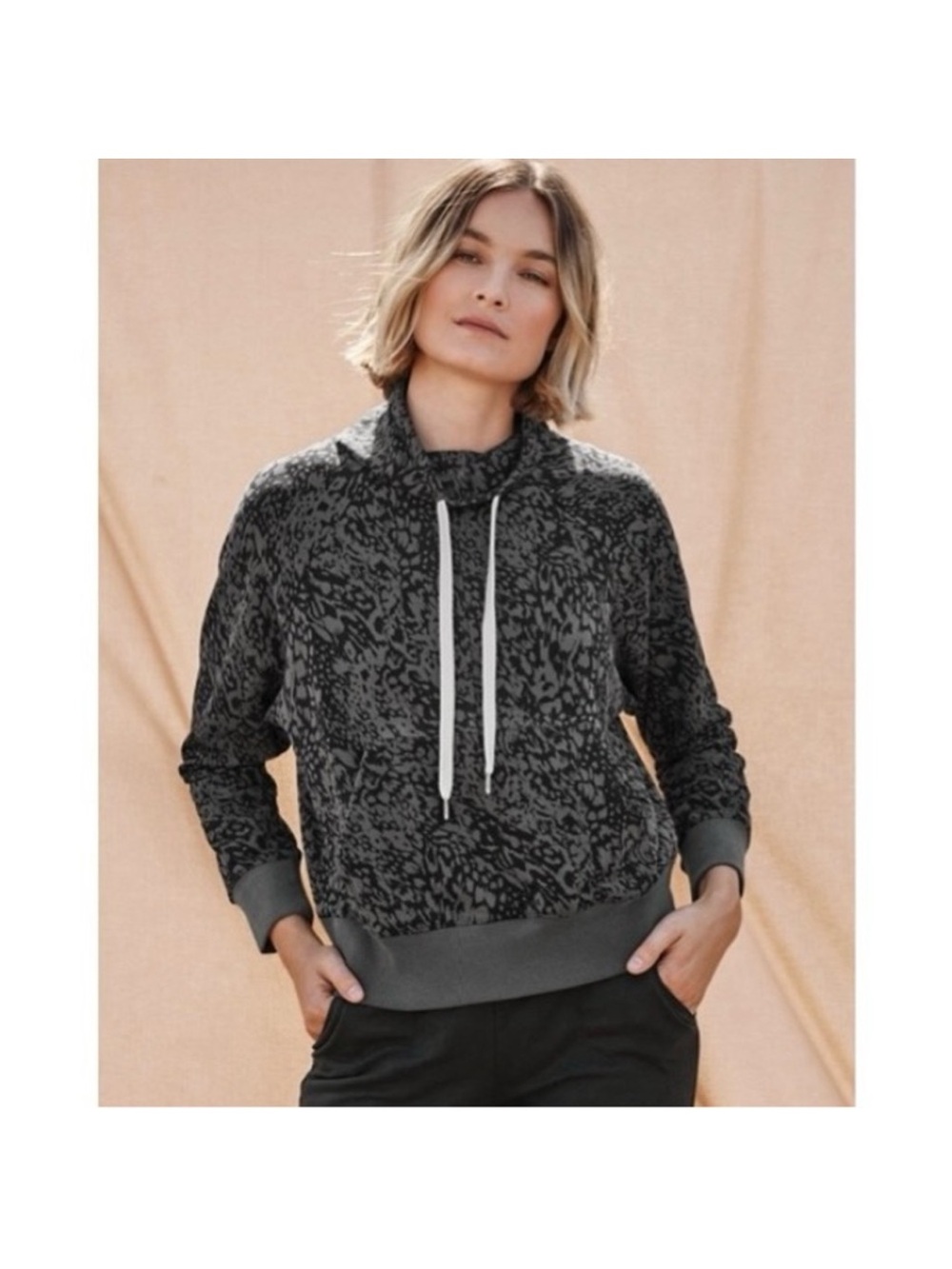 Garnet Hill Layer Up Sweatshirt Animal Print Size Medium